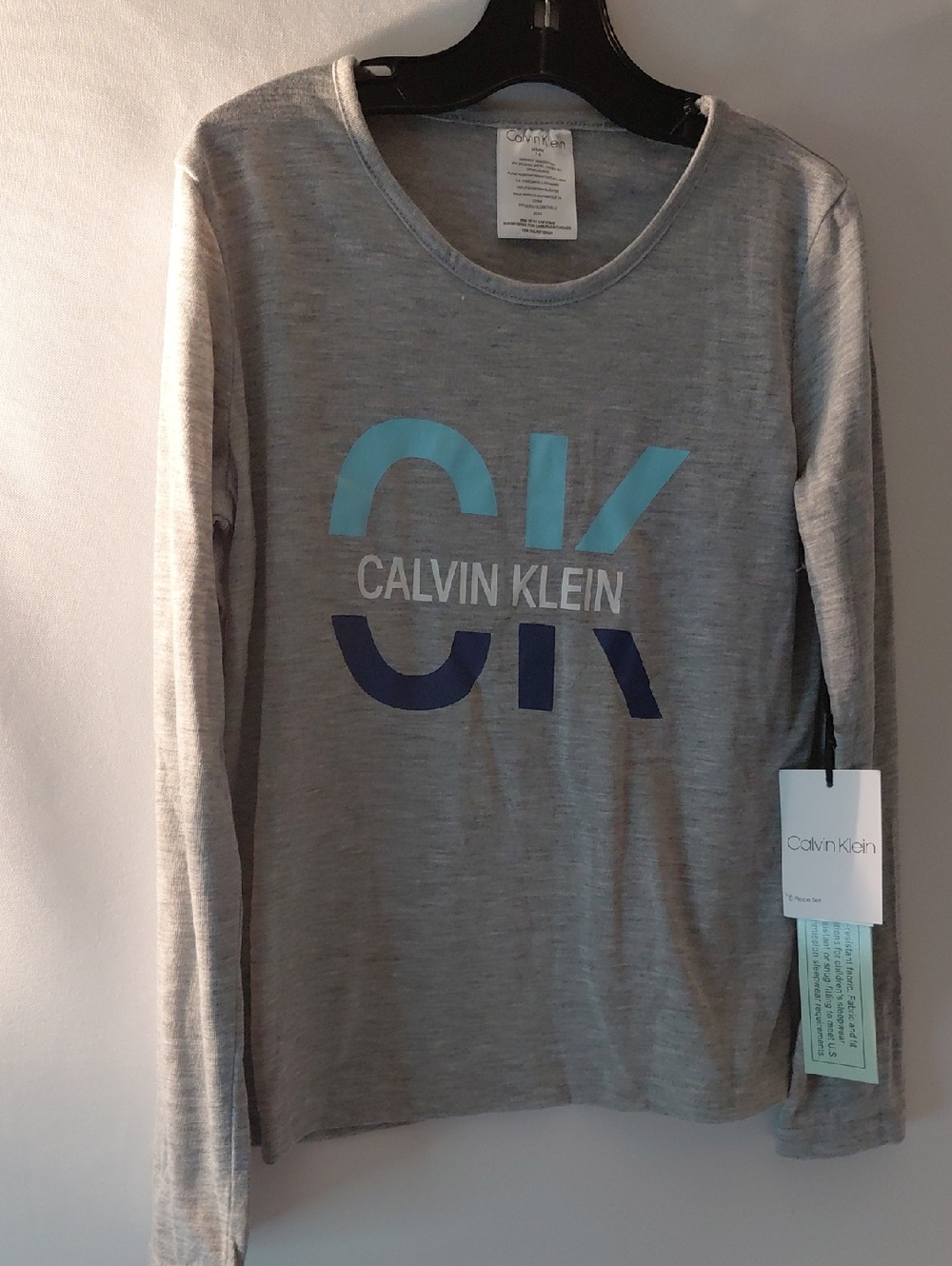 Calvin Klein Boys Light Gray Logo Tee Sz 7/8 NWT